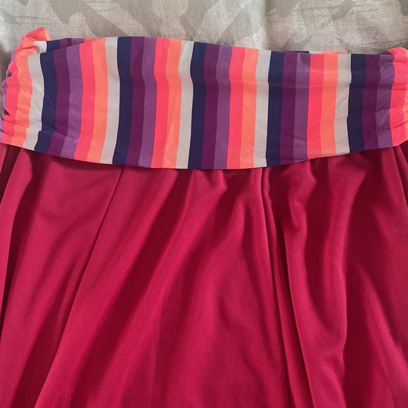 Beautiful, vibrant Maxi Aline dress/skirt. https://papayaconleche.com/ Versatile - Picture 10 of 11